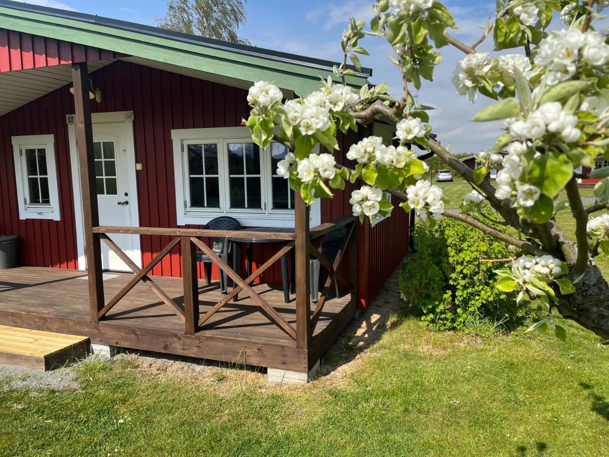Maelarhusen Semesterby Oesterlen - Stugor & Gardssviter Sandby Bagian luar foto
